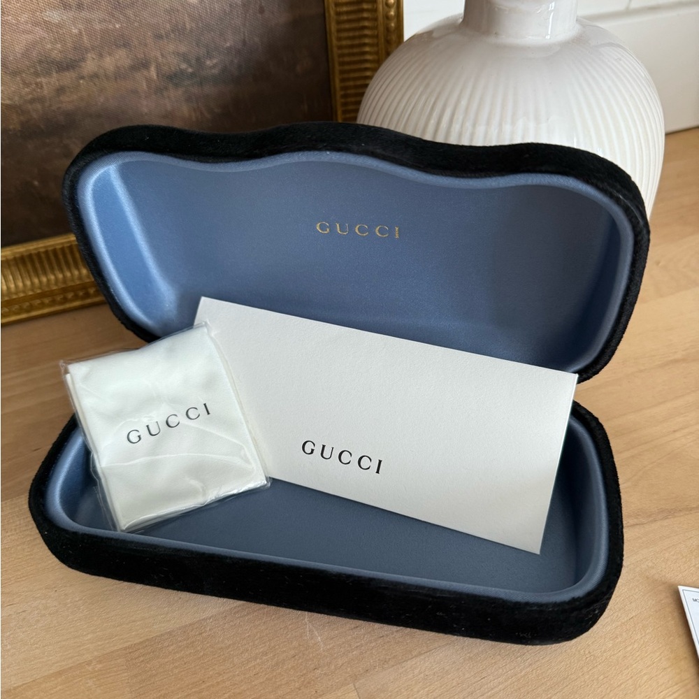 Gucci Women's Black Sunglasses - Picture 3 of 3